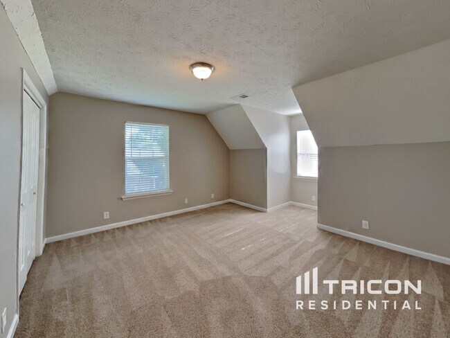 Building Photo - 1526 Amberwood Cir