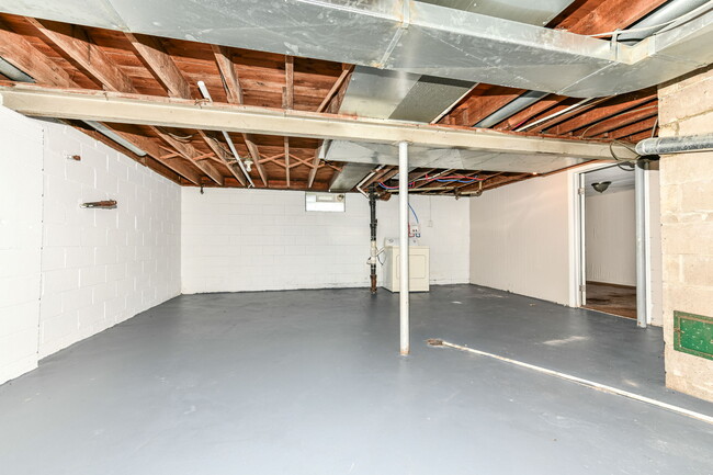 Building Photo - 6668 E 17th St