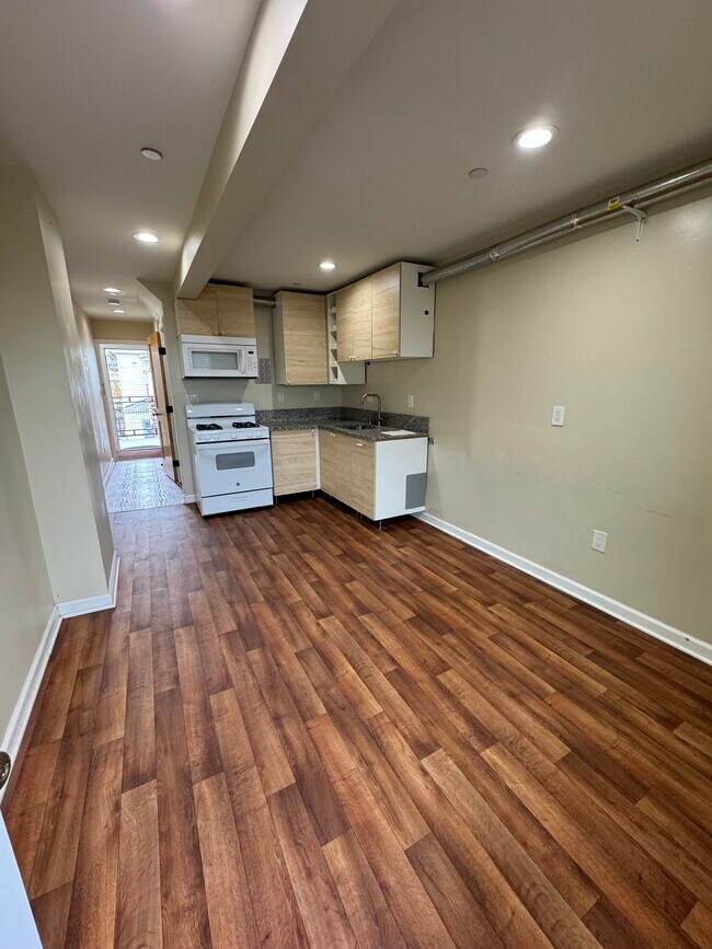 Primary Photo - 315 S Avenue 20