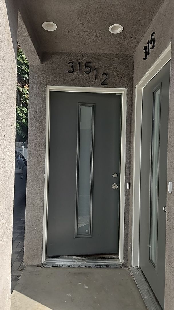 Building Photo - 315 W 56th St