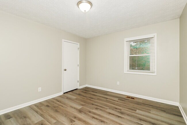 Building Photo - 1013 Summer Pl NW