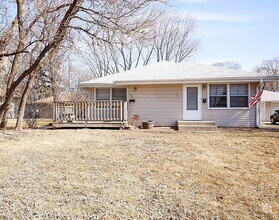 Building Photo - 2 Bedroom 1 Bath Twin Home in Hopkins
