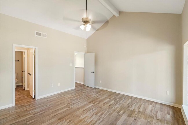 Building Photo - 3230 Poe Dr