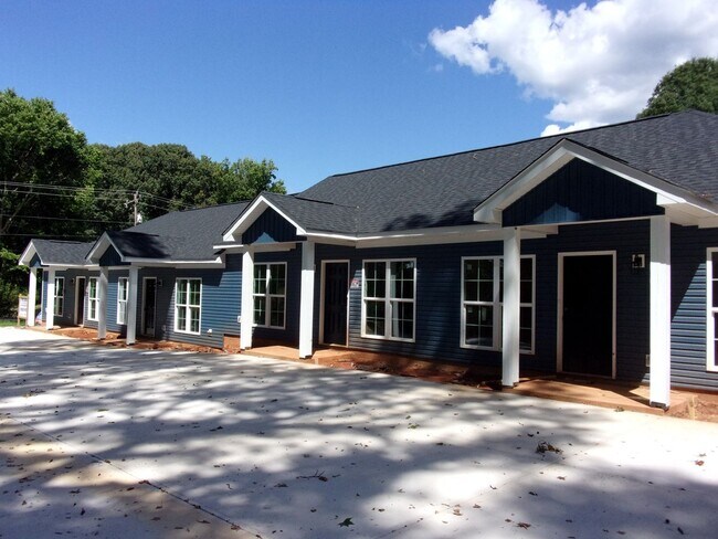 Building Photo - New Construction 2 Bedroom 1 Bath Apartment in Downtown Clover