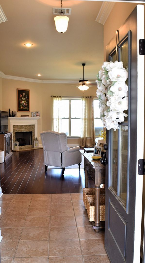 Building Photo - 324 Camelback Dr