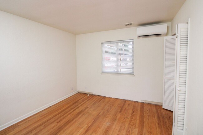 Building Photo - 299 Albert Dr