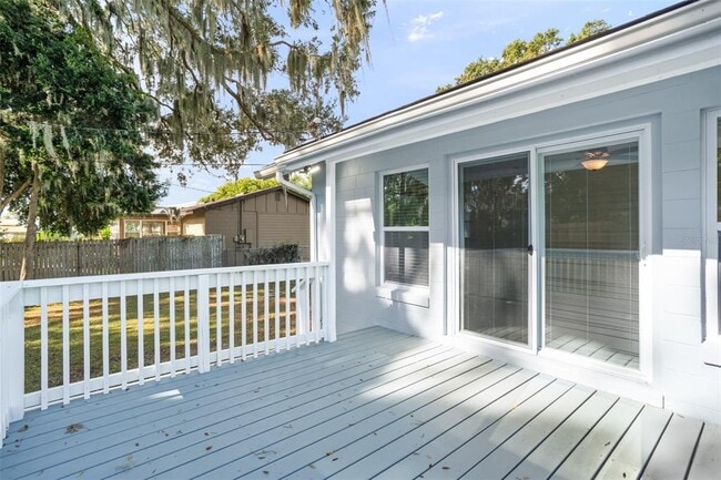 Building Photo - 516 Baxter St