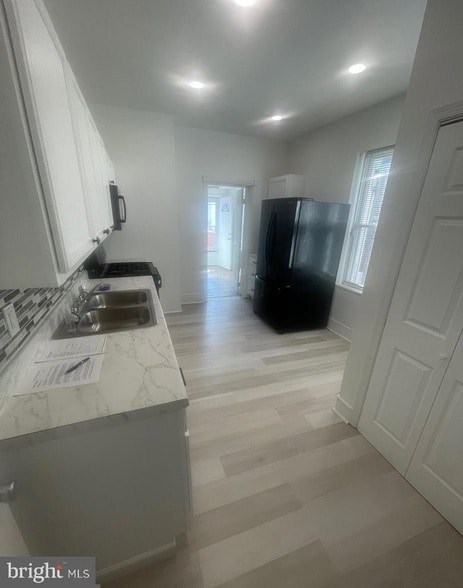 Building Photo - 7 6th Ave