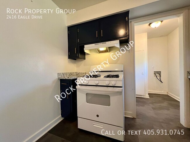 Building Photo - 2416 Eagle Dr