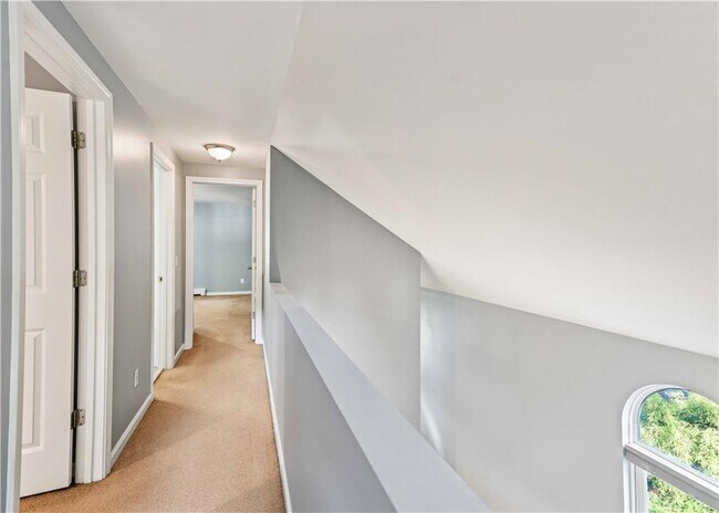 Building Photo - 24 Smith St