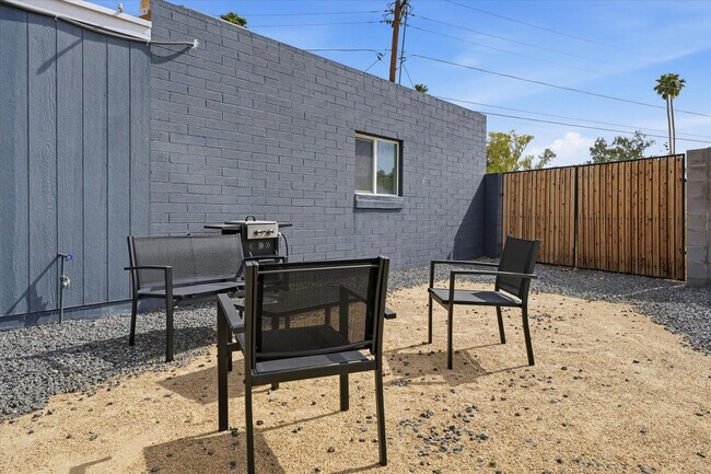 Building Photo - 1548 N Upland Cir