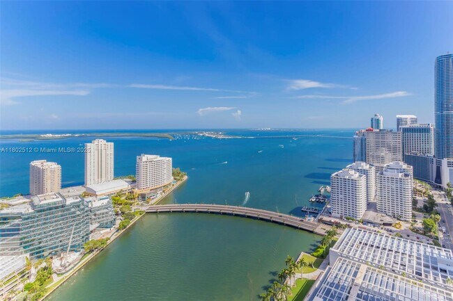 Building Photo - 495 Brickell Ave