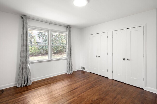 Building Photo - Biltmore Forest Home