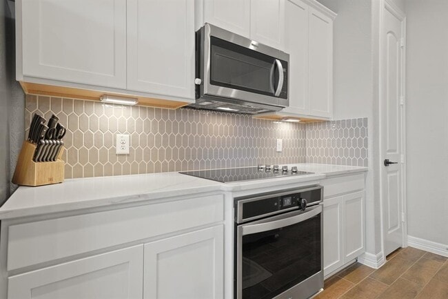 Building Photo - 1505 Canter Bayou Way