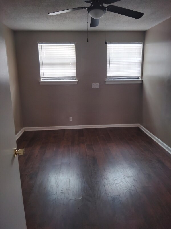 Building Photo - 3705 Brickmont Dr