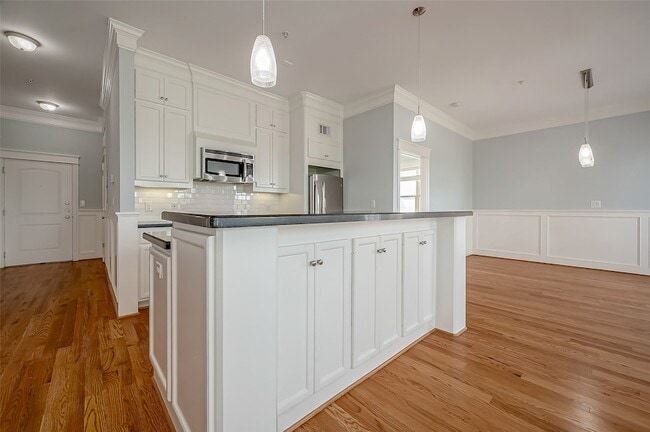 Building Photo - 2802 Morrison St