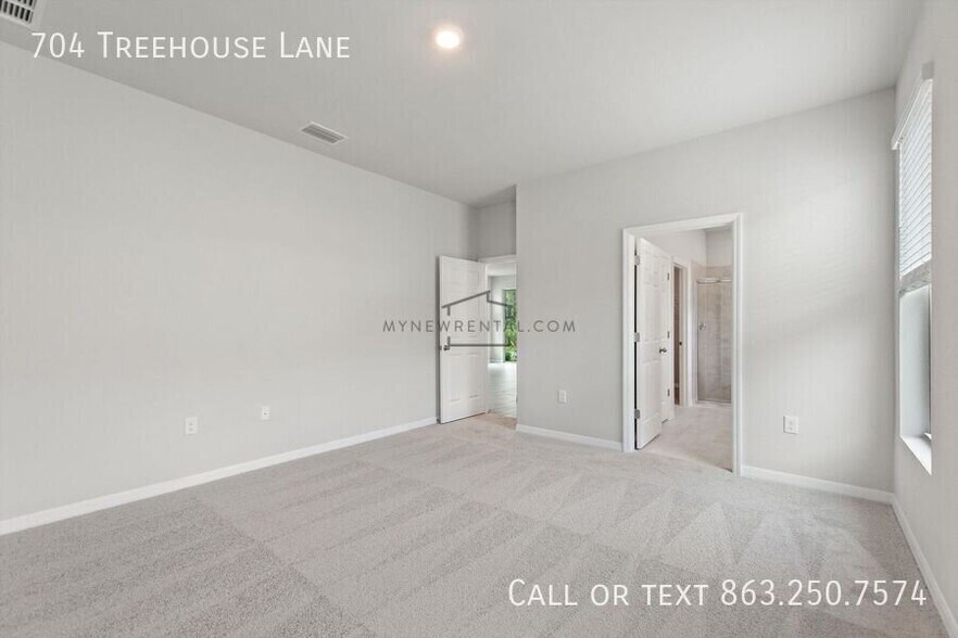 Building Photo - 704 Treehouse Ln