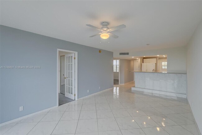 Building Photo - 4501 NE 21st Ave