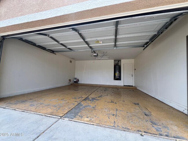 Building Photo - 3119 W Silver Creek Dr