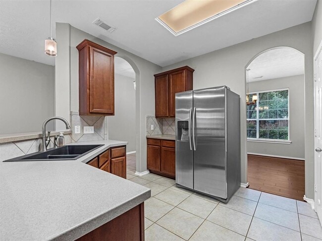 Building Photo - 23301 Tuttle Ct