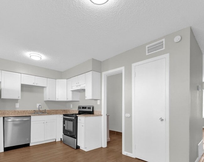 Building Photo - 3446 Spottswood Ave