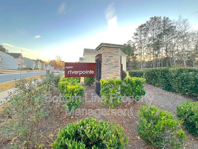 Building Photo - 636 Newfound Hollow Dr