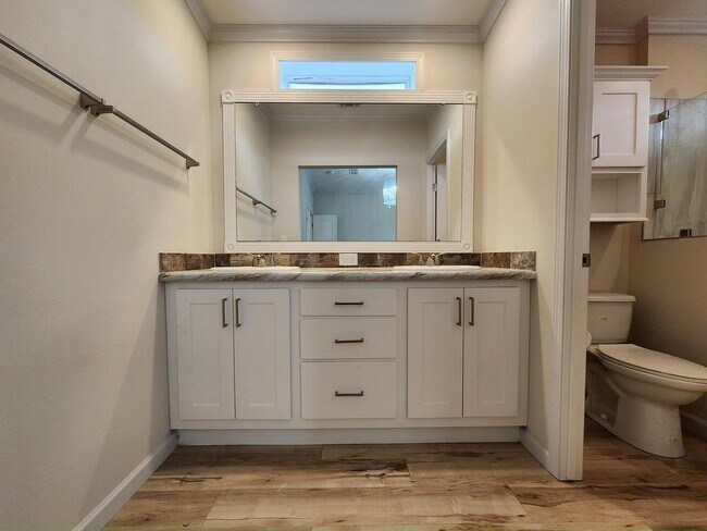 Building Photo - 215 Caviller Ct