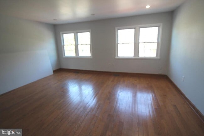 Building Photo - 2915 Pheasant Ln