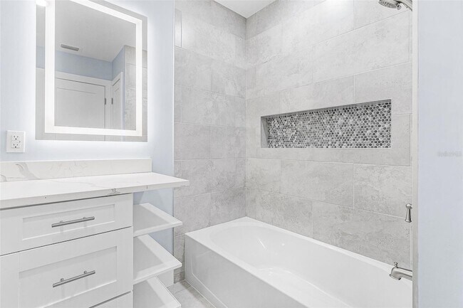 Building Photo - 716 Sarabay Rd