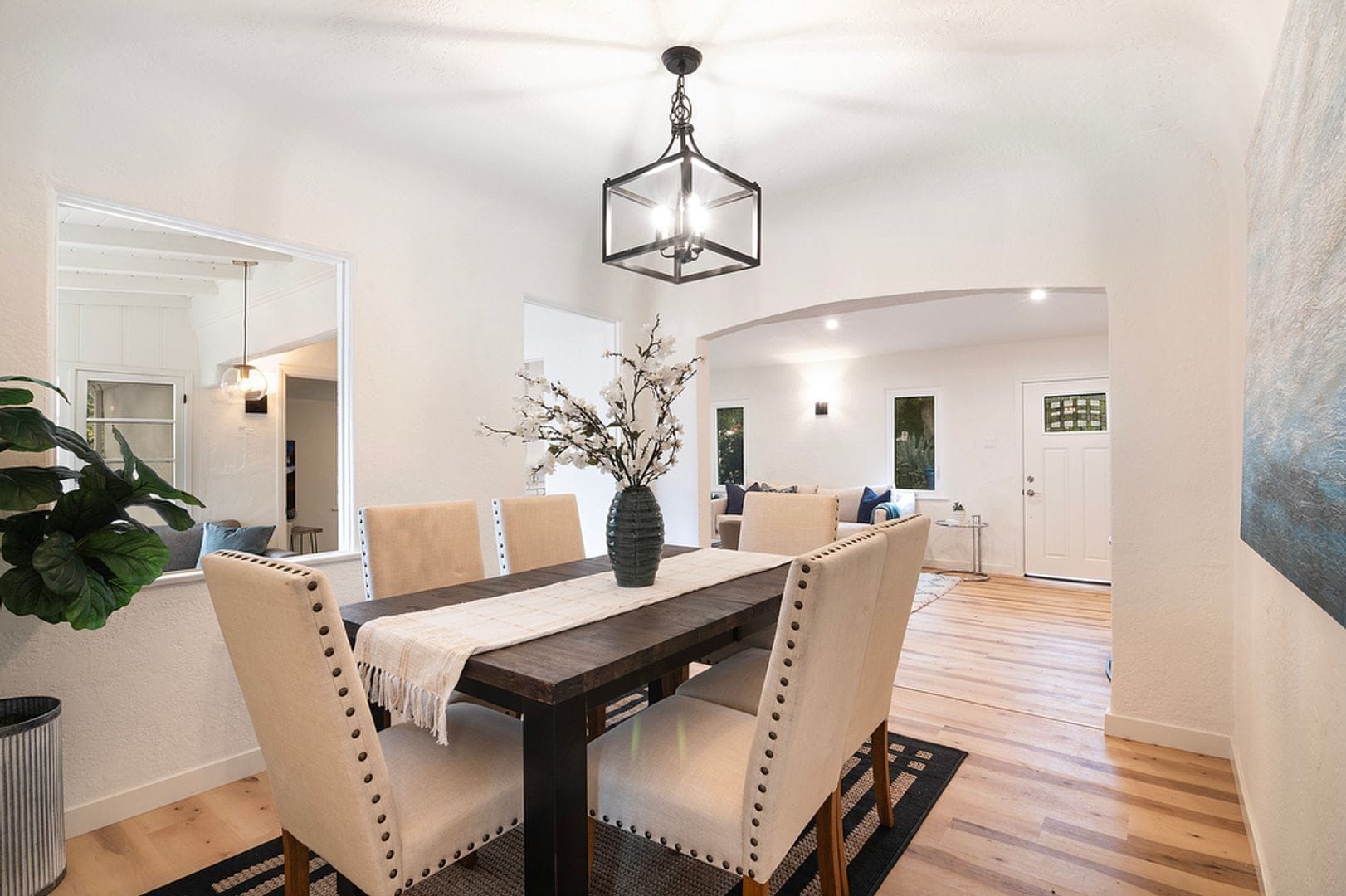 Building Photo - 15944 Hart St