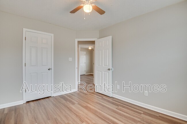 Building Photo - 7640 Pleasantville Way