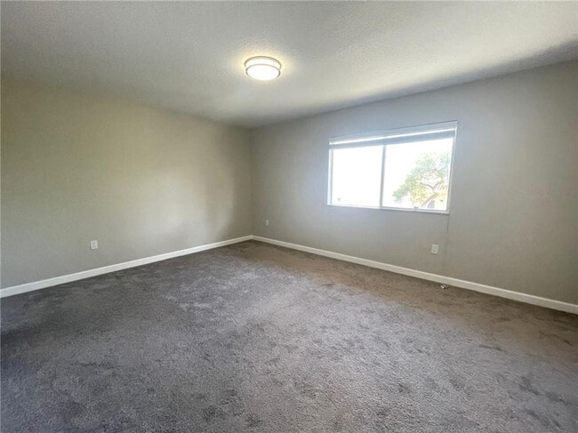 Building Photo - 19 SE 3rd Ave