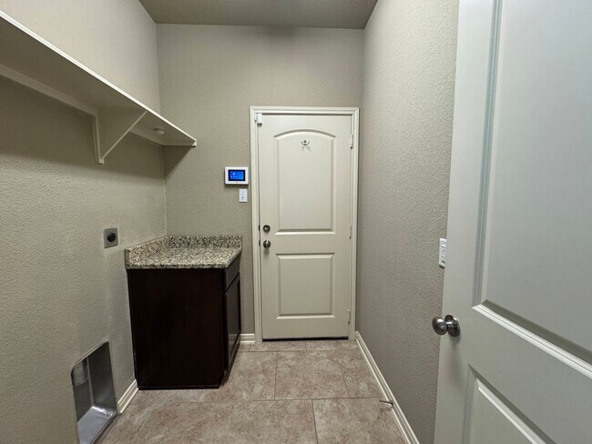Building Photo - 4-Bedroom House for Rent in Killeen