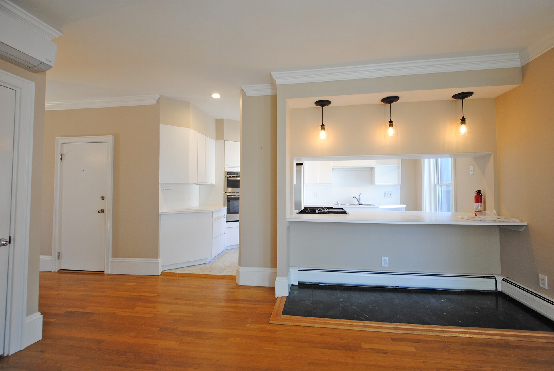 Building Photo - 33 Longwood Ave