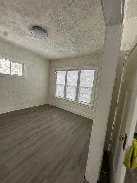 Building Photo - 809 Algonquin St