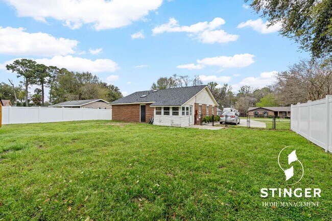 Building Photo - 16 Quail Ridge Cir N