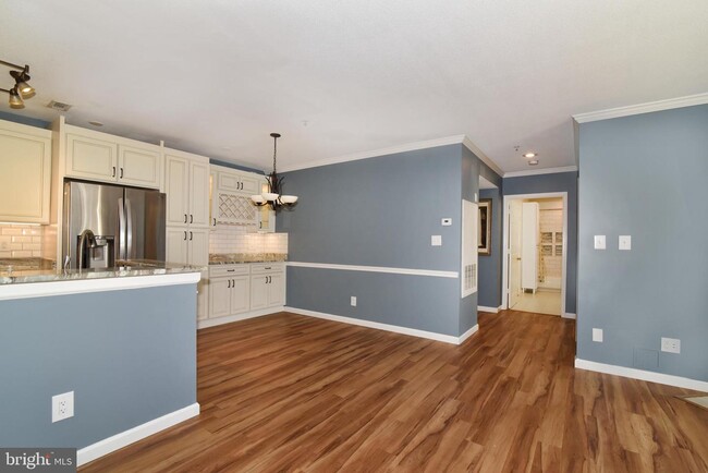 Building Photo - 20301 Beechwood Terrace