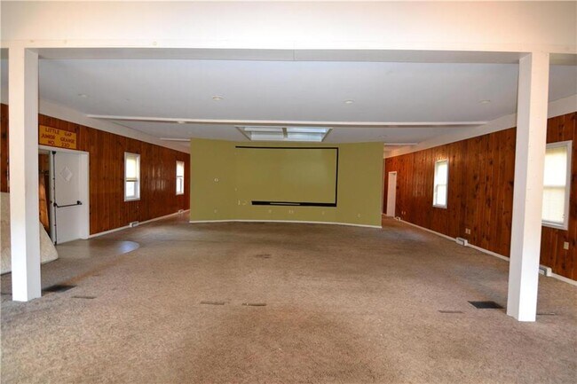Building Photo - 4095 Hahns Dairy Rd
