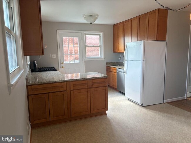 Building Photo - 6408 Winnepeg Rd