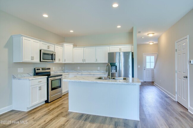 Building Photo - 329 S Stingray Ln