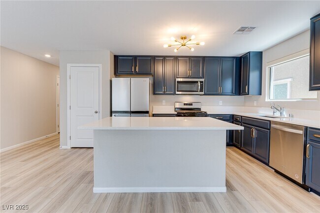 Building Photo - 9539 Wayfarer Seek Ct