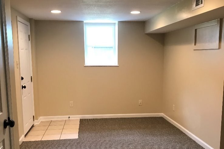 Building Photo - 1030 Pierre St