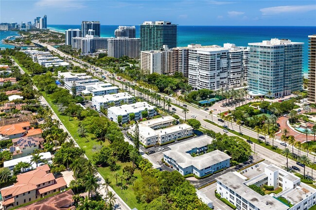 Building Photo - 9940 Collins Ave