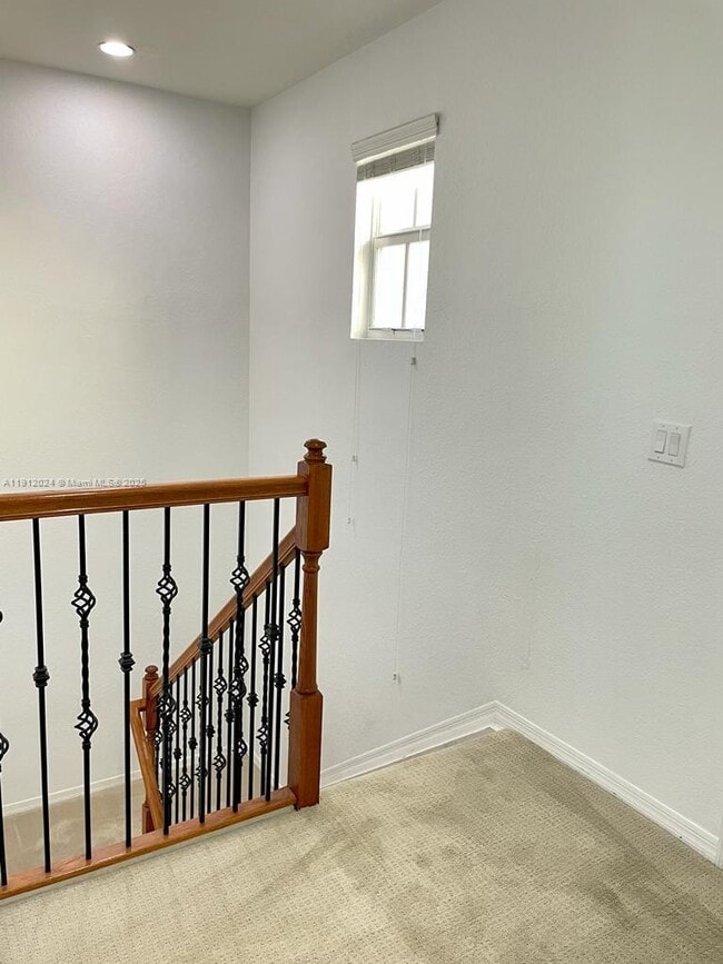 Building Photo - 14934 SW 41st Ln