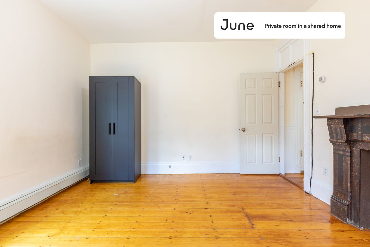 Building Photo - Room in Shared 4 bed/1.5 bath home