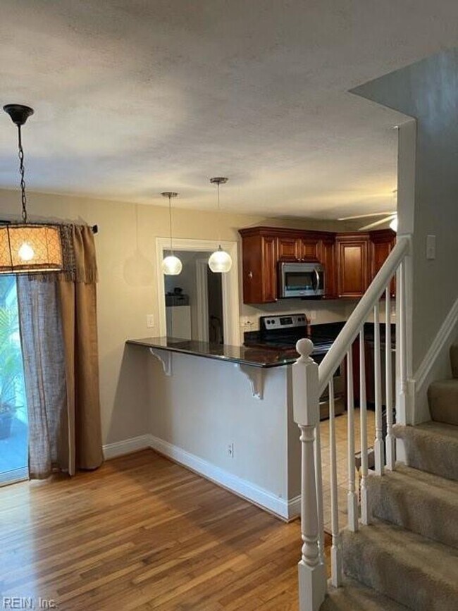 Building Photo - NORFOLK HOME W/LARGE FENCED YARD FOR RENT!