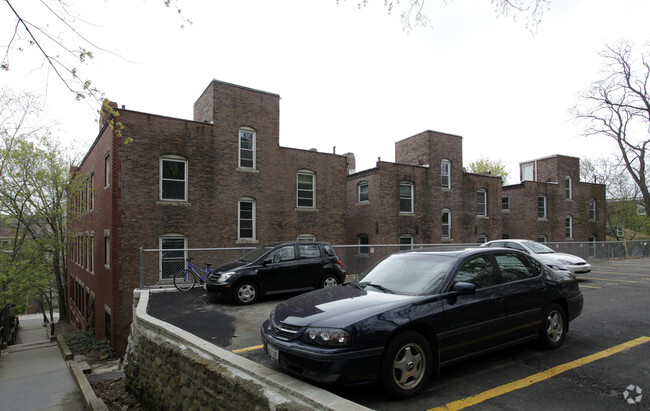 Building Photo - Winthrop Road Apartment Homes