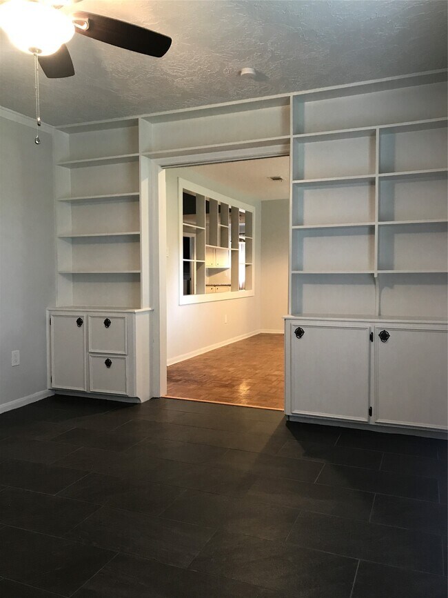 Building Photo - 12018 Mulholland Dr