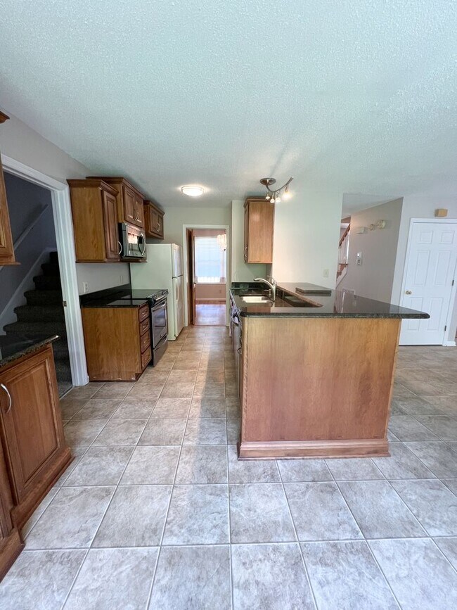 Building Photo - Gorgeous Single-Family Home! Large Deck, B...