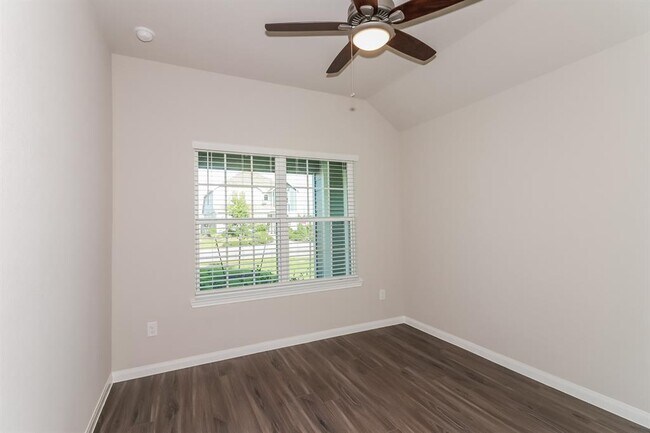 Building Photo - 5622 Briana Dee Dr